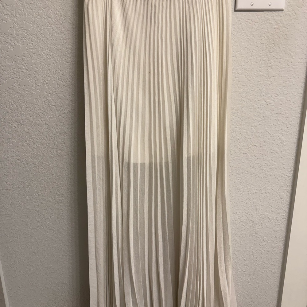 BCBGMaxAzria Cream Pleated Skirt